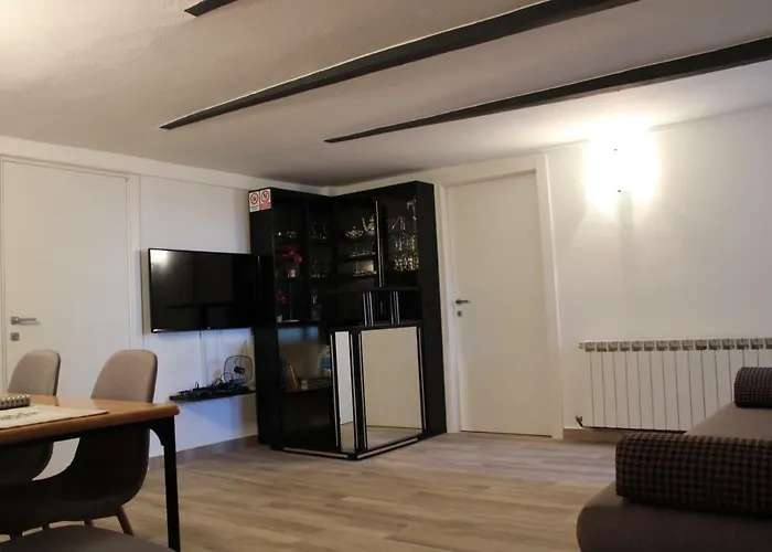 Kruna Rd Opatija, Matulji, * Rukavac (Primorje-Gorski Kotar)